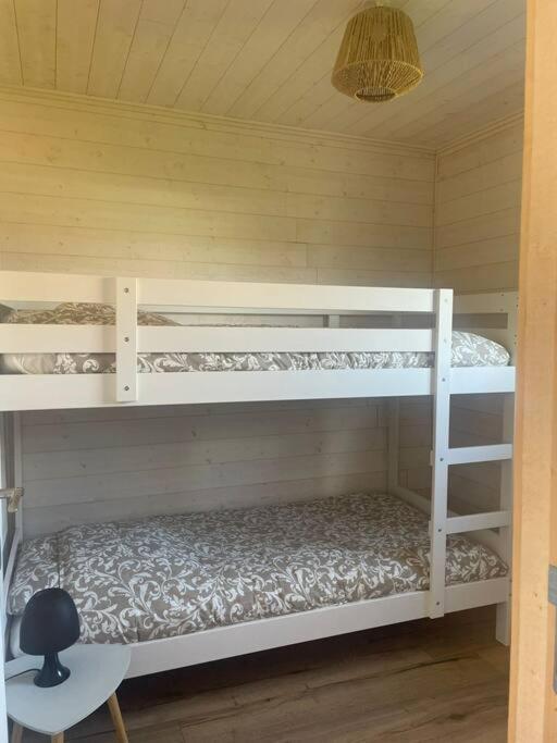 - De Lesconil Holiday home